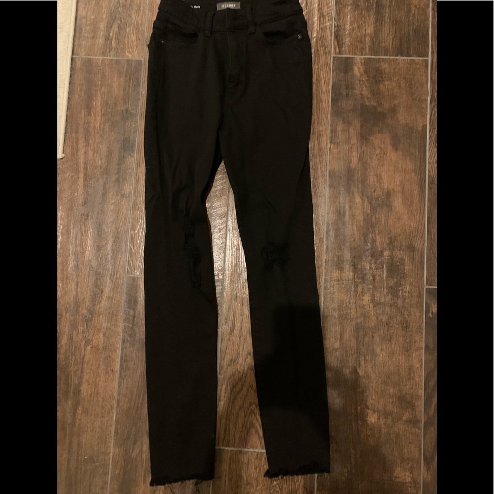 DL1961 size 24